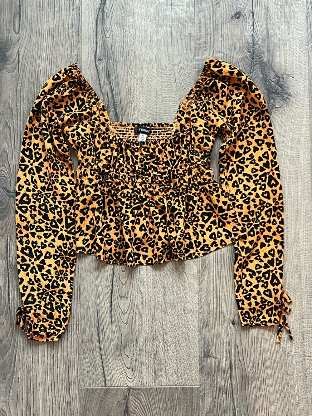 Leopard Print long sleeve crop top - XS